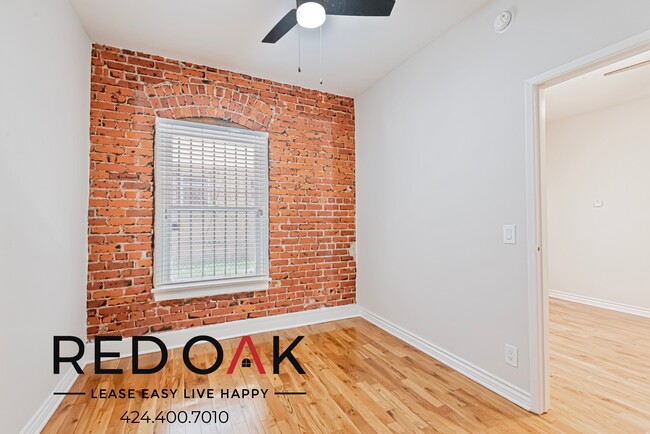 Building Photo - 326 1/2 Normandie Ave-309