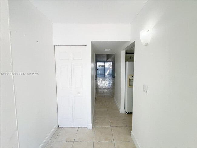 Building Photo - 3895 W 9th Way