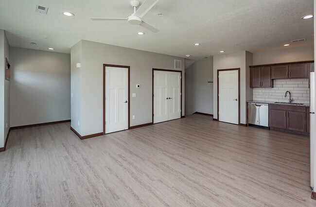 Building Photo - 1017 NW Lexi Ln