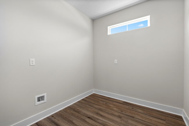 Building Photo - 721 Ronaldsay Rd