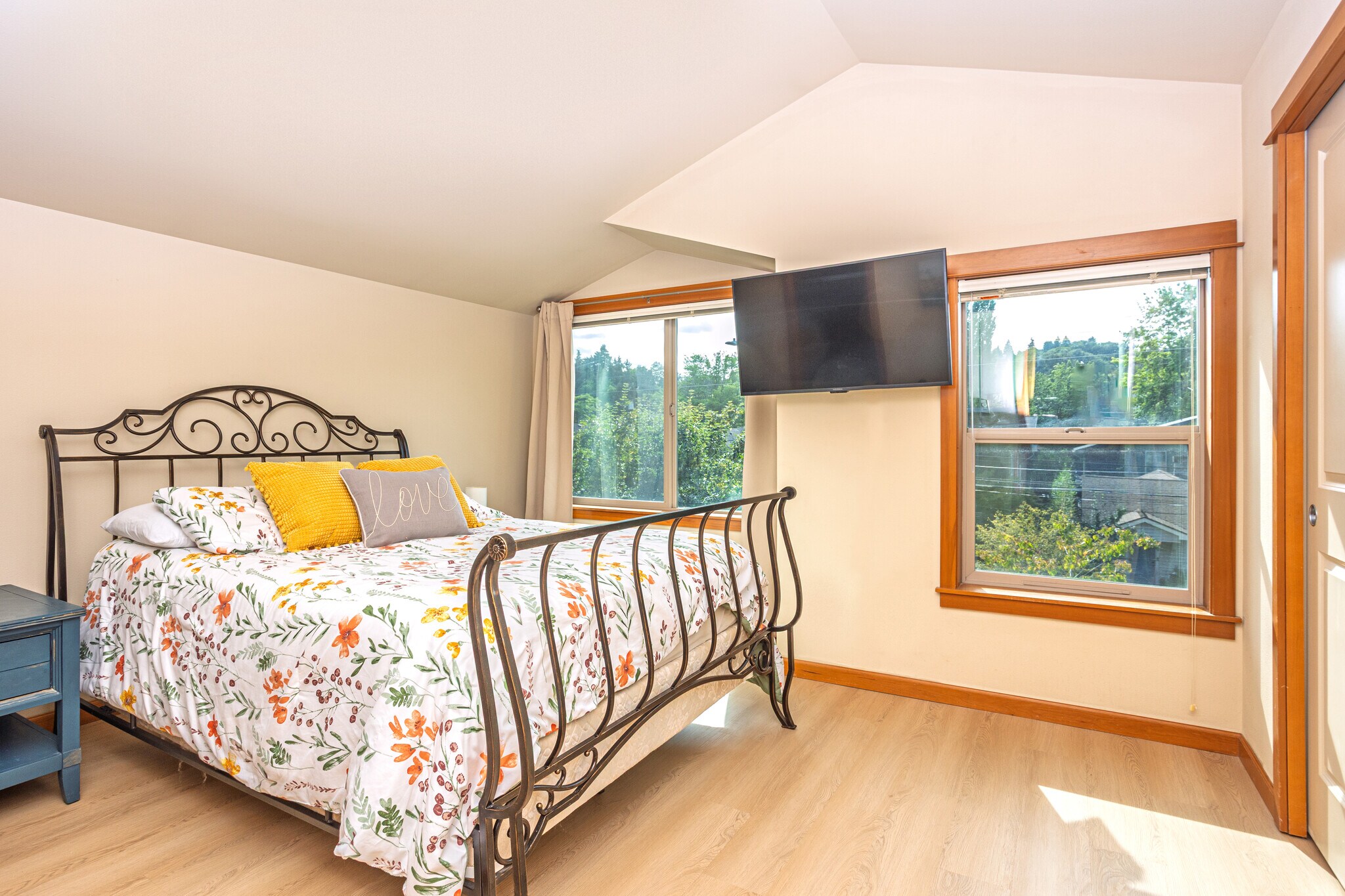 Building Photo - 3314 Wetmore Ave S