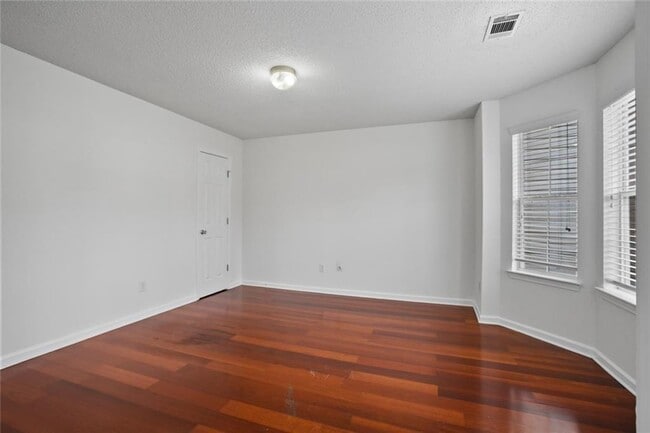 Building Photo - 197 Kyndal Dr