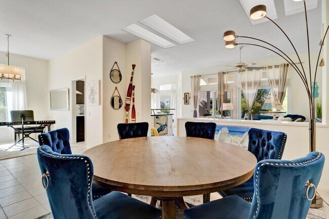 Primary Photo - 38635 Orangecrest Rd