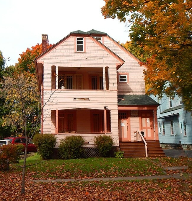 Building Photo - 1213 Madison St