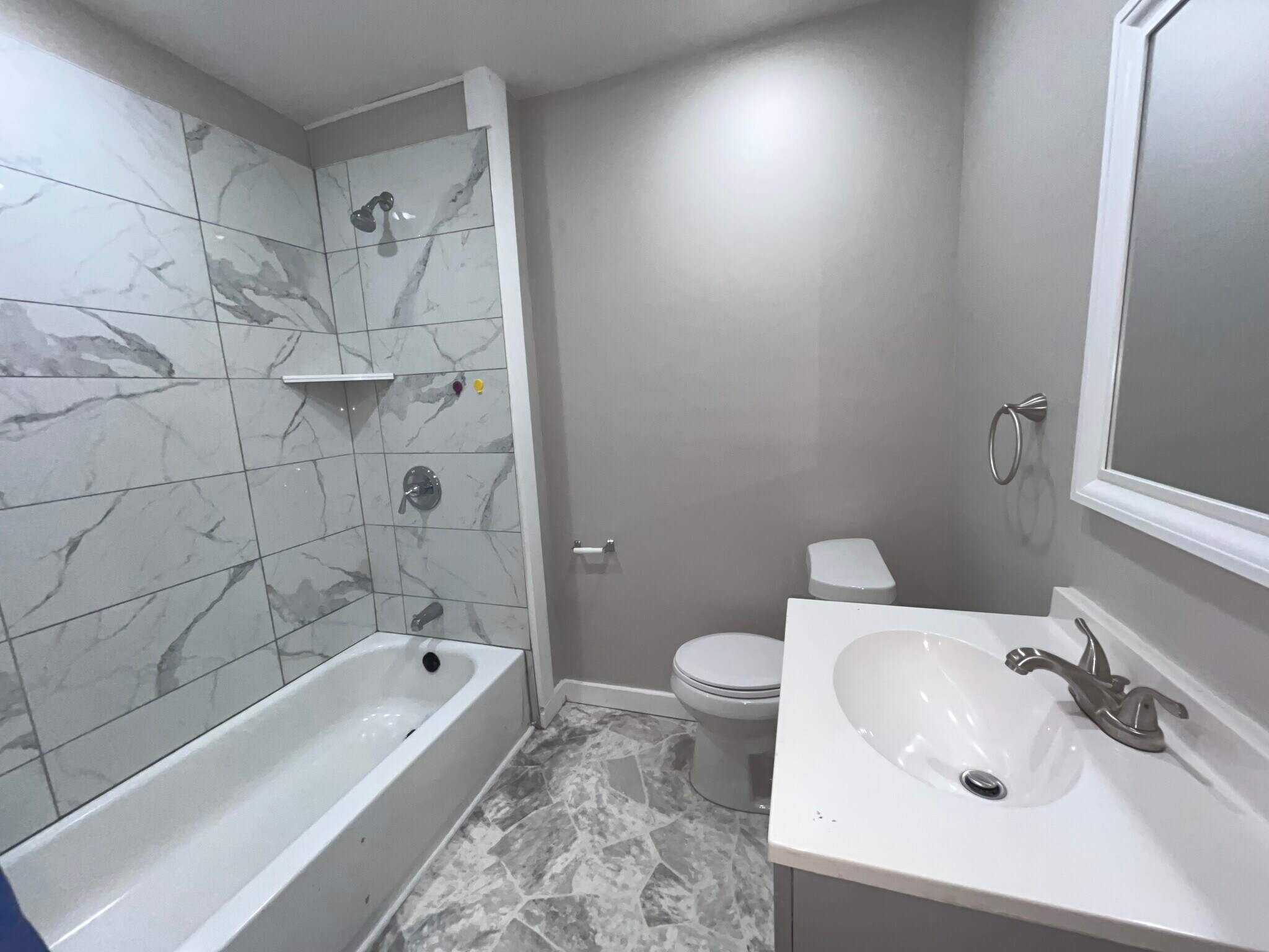 Building Photo - 1404 North Ave NE