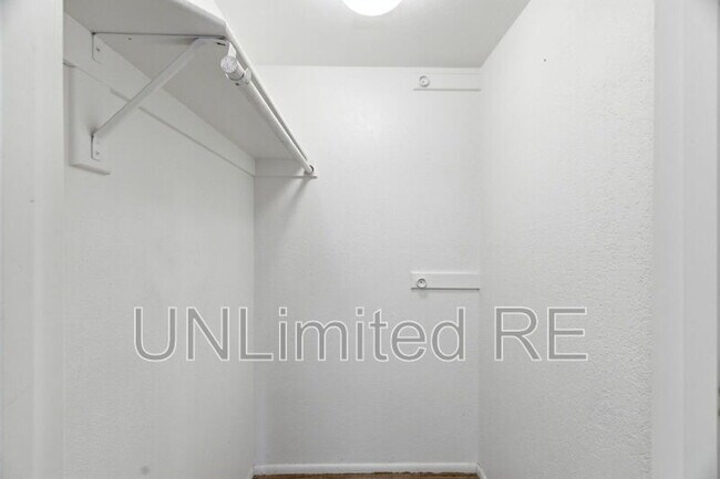 Building Photo - 1410 Inverrary Way