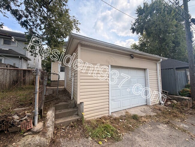 Building Photo - 617 Wellmeier Ave