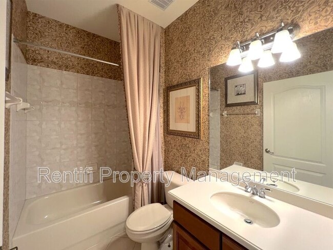 Building Photo - 11915 Country Day Cir
