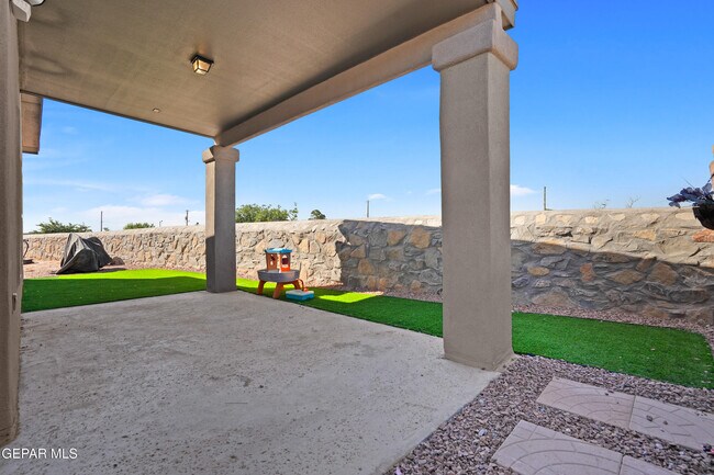 Building Photo - 12401 Norte Chico Pl
