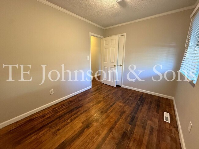 Building Photo - Charming 3BR/2BA Home with Hardwood Floors, Bonus Room & Outdoor Living