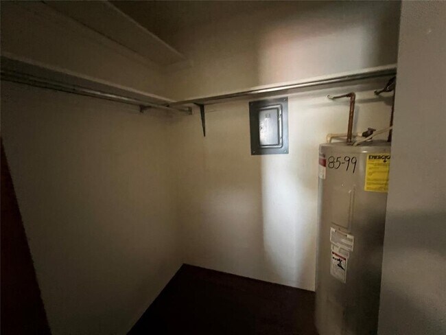 Building Photo - 1020 N 6th St