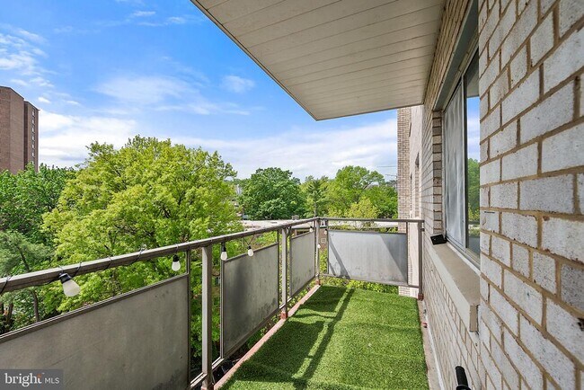 Building Photo - 5340 Holmes Run Pkwy