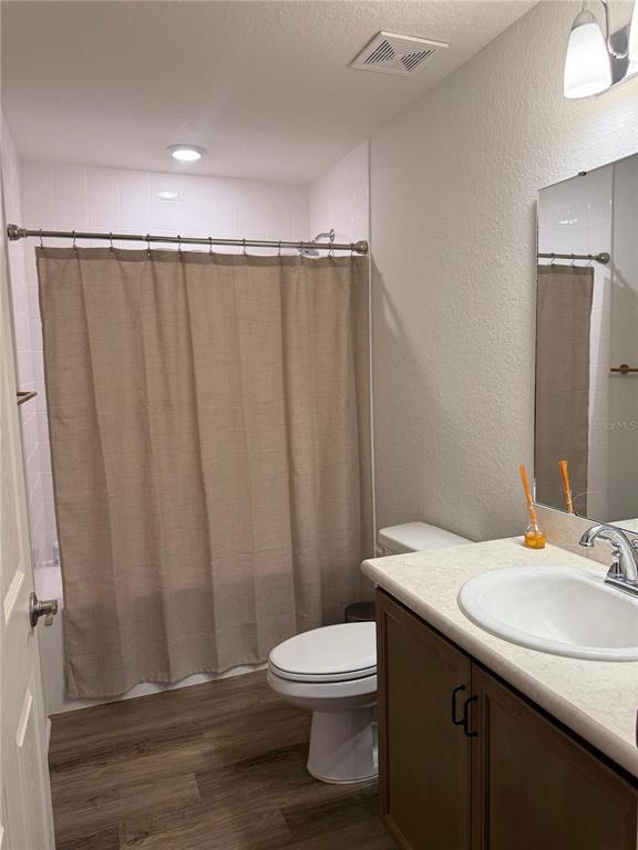 Building Photo - 319 Lily Ln