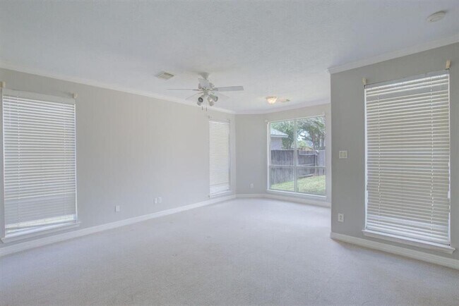 Building Photo - 12310 Lakeshore Ridge Ct