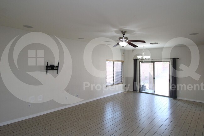 Building Photo - 7531 E Majestic Palm Ln
