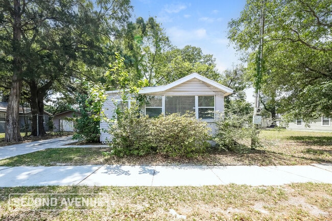 Building Photo - 1162 W 26th St