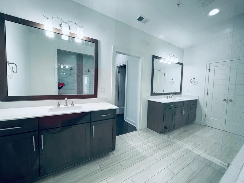 Primary Bath Dual Vanity - 304 Sonatina Ter