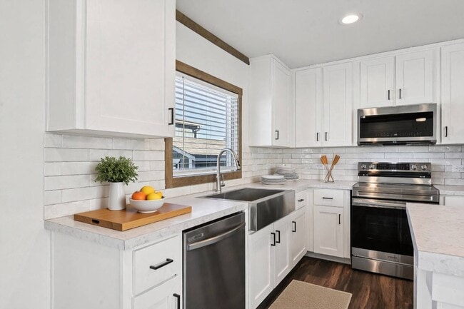 Building Photo - 1614 Swallowtail Dr