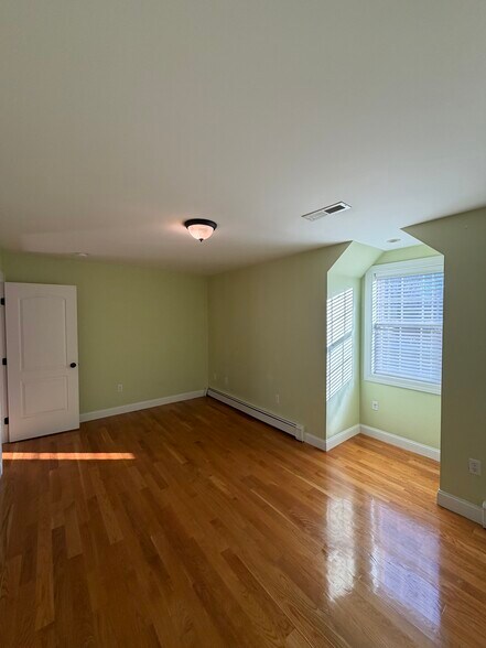 Building Photo - 100 Kimball Rd