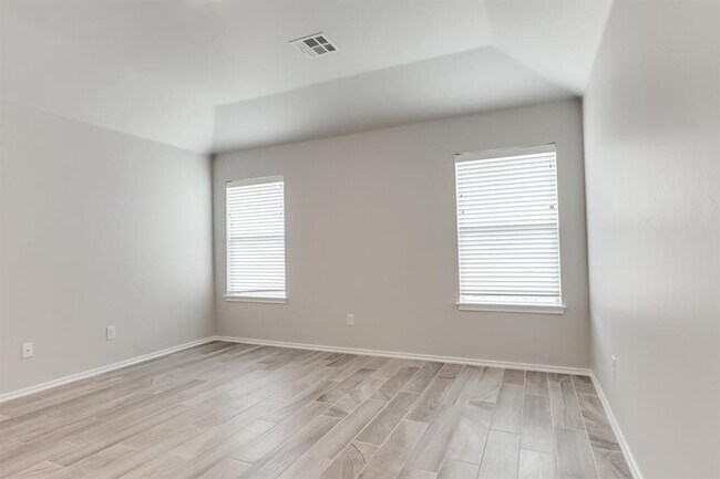 Building Photo - 13321 Beaumont Dr