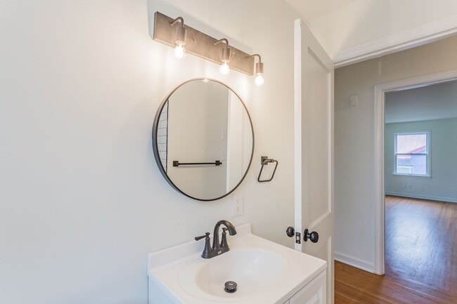 Building Photo - Single Level 3 Bedroom Home in East Ridge!