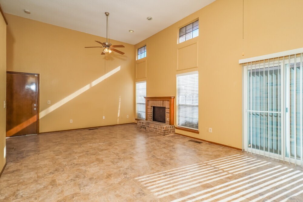 Building Photo - 7728 Doris Dr