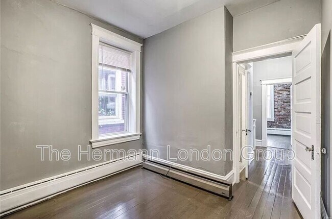 Building Photo - 512 Eiler St