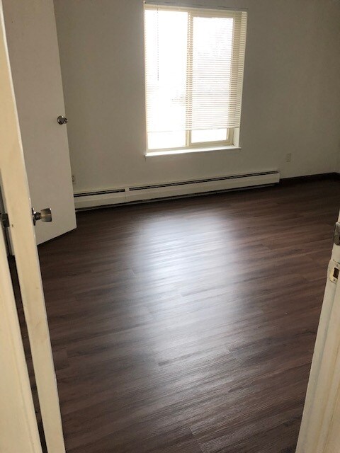 Building Photo - 1911 Greenway Cross