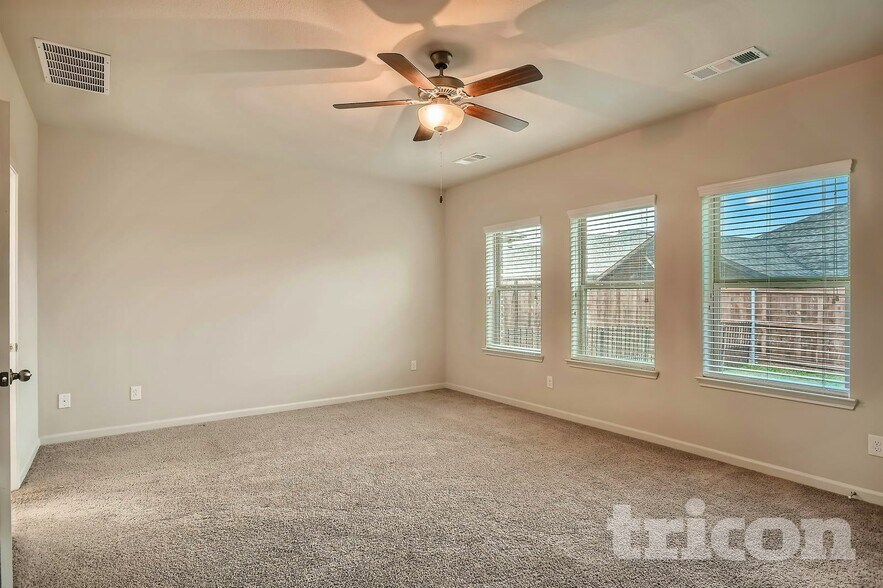 Building Photo - 1592 Sugarberry Dr