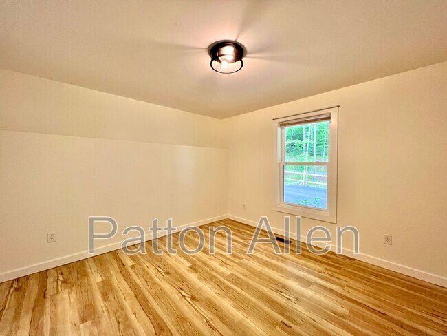 Building Photo - 121 Justus Acrs Dr