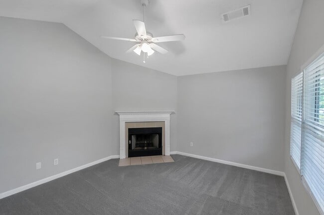 Building Photo - Charming 3 Bedroom / 2 Bath Ranch Home in Jonesboro!