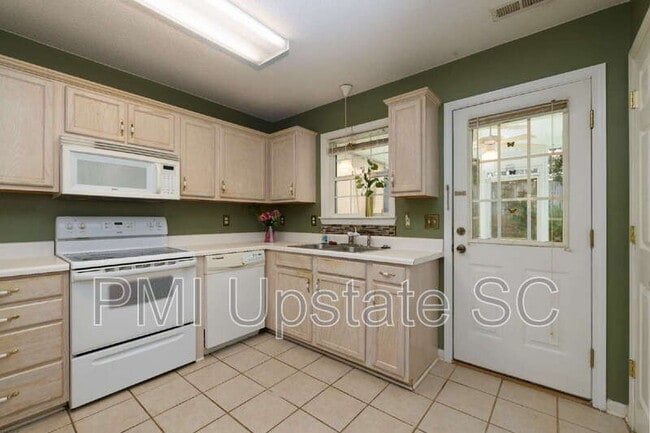 Building Photo - 846 W Emerald Springs Dr