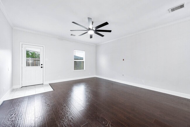 Building Photo - 7631 Retama Terrace Ln