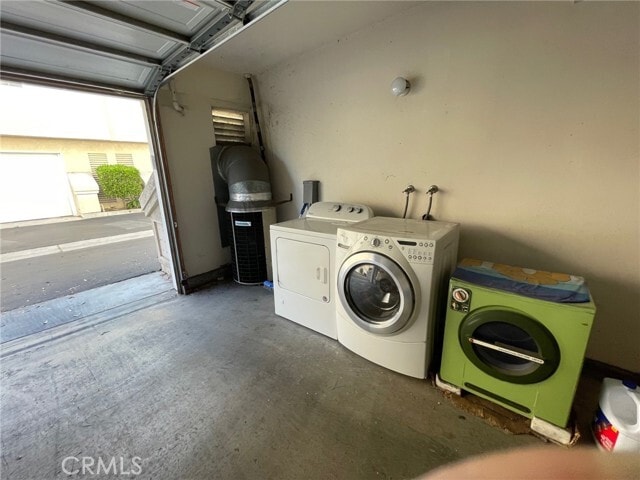 Building Photo - 2300 Maple Ave