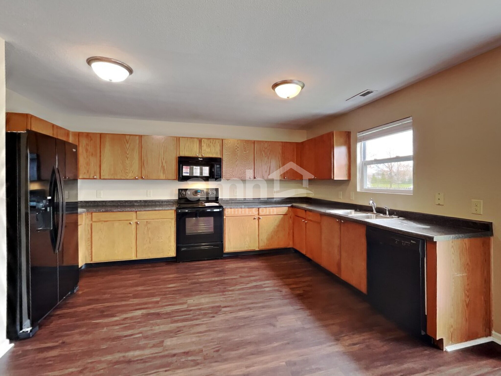 Building Photo - 10522 McClain Dr