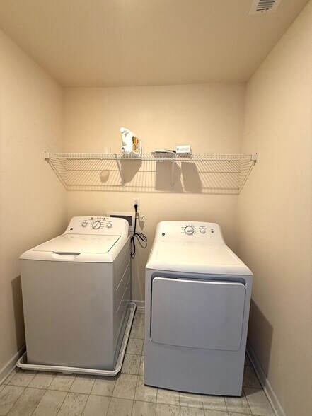 Building Photo - 15213 Wrights Crossing Dr