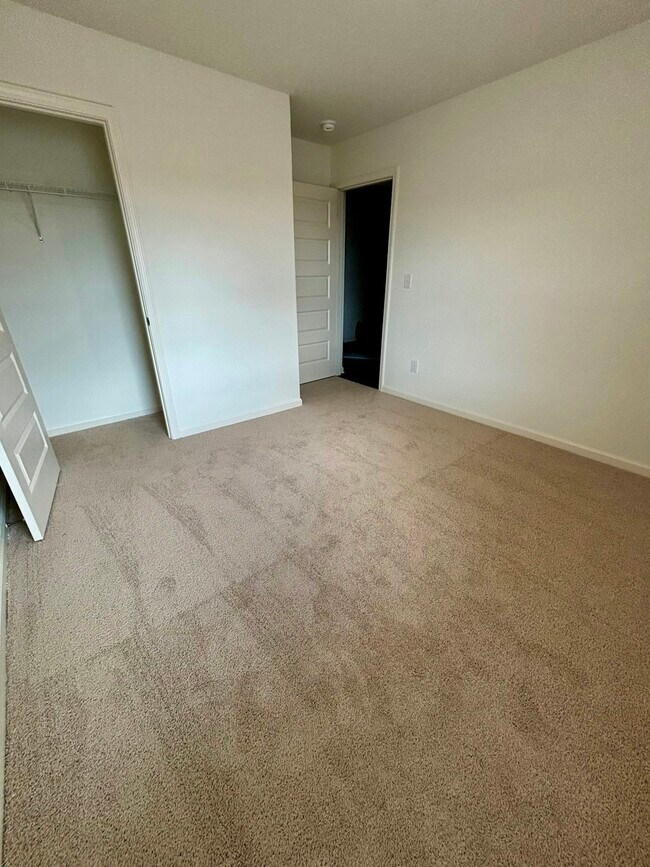 Building Photo - 505 Saddlewood Cv