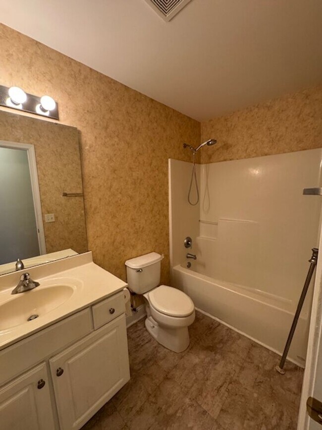 Building Photo - Home in Plantation Pointe