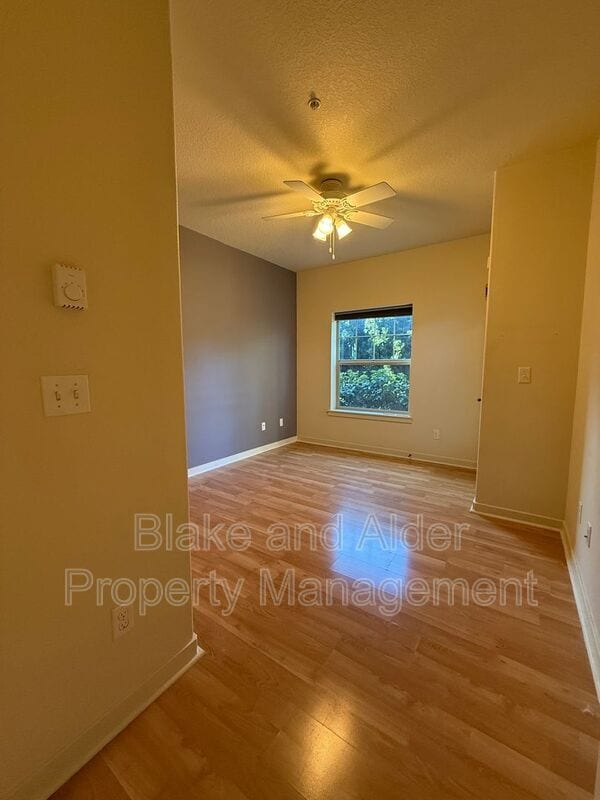 Building Photo - 8758 NE Delamere Way