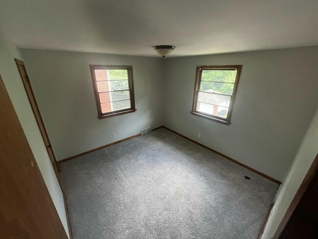 Building Photo - 518 Aultmont Ave NW