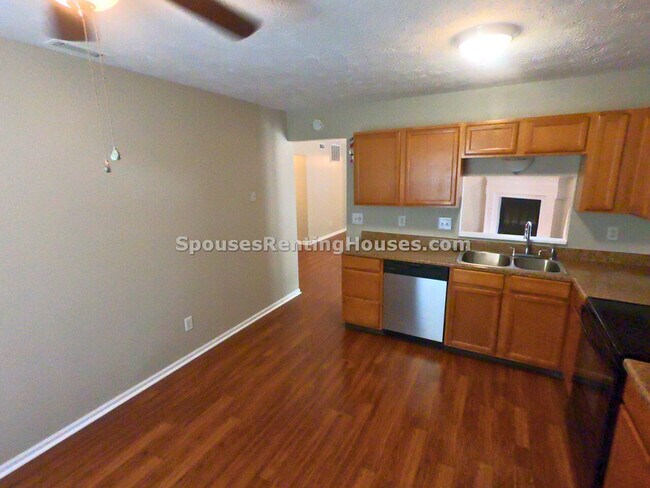 Building Photo - 7648 Camberwood Dr