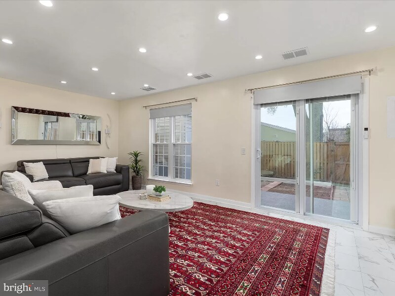 Building Photo - 14707 Southwarke Pl