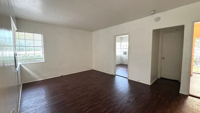 Building Photo - Villa Style Apartment 4410 / Unit 4410