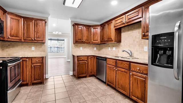 Building Photo - 3900 Montecito