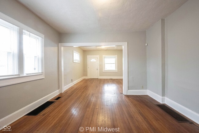 Building Photo - 411 W 40th St
