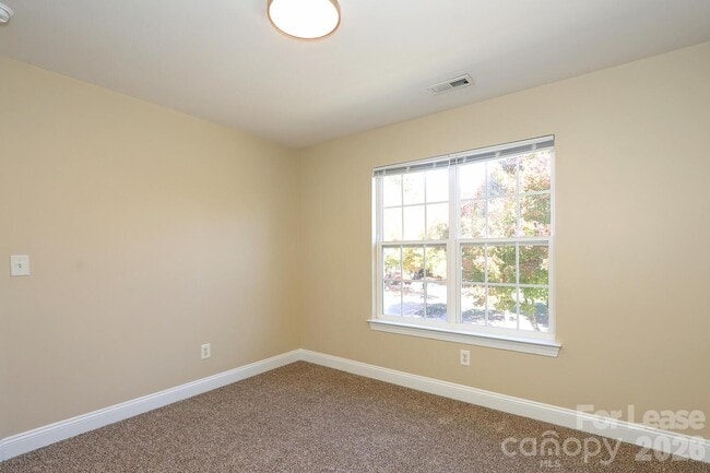 Building Photo - 10122 Victoria Blake Dr