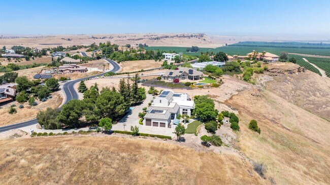 Building Photo - 14215 Killarney Dr