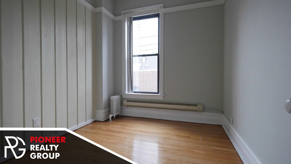 Building Photo - 1212 N Dearborn St