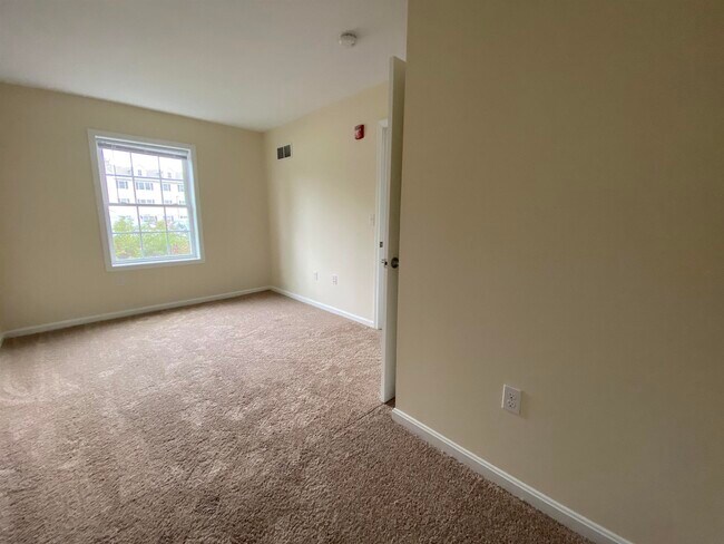 Building Photo - 100 Sentinel Court