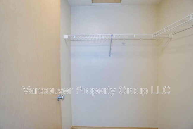 Building Photo - 1100 W 30th St